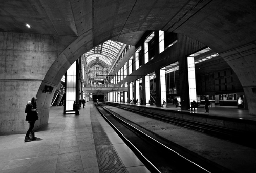 img_train-station_amberes_pi.png
