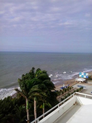 1525116_626012390792123_8189.jpg;cursor: