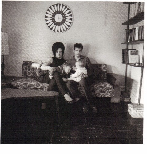 Familia de Brooklin en apartamento. Diane Arbus.