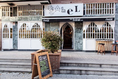 Nex Babel Pub (Exterior) Calle Santiago de Compostela, 36. 28034-Madrid