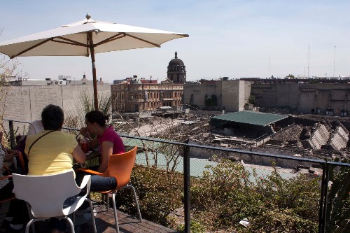 Terraza del Templo Mayor. Calle Justo Sierra